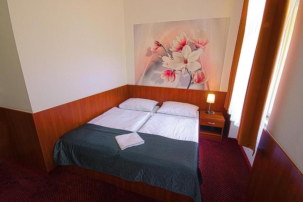 Zlatá Váha Hotel 3*